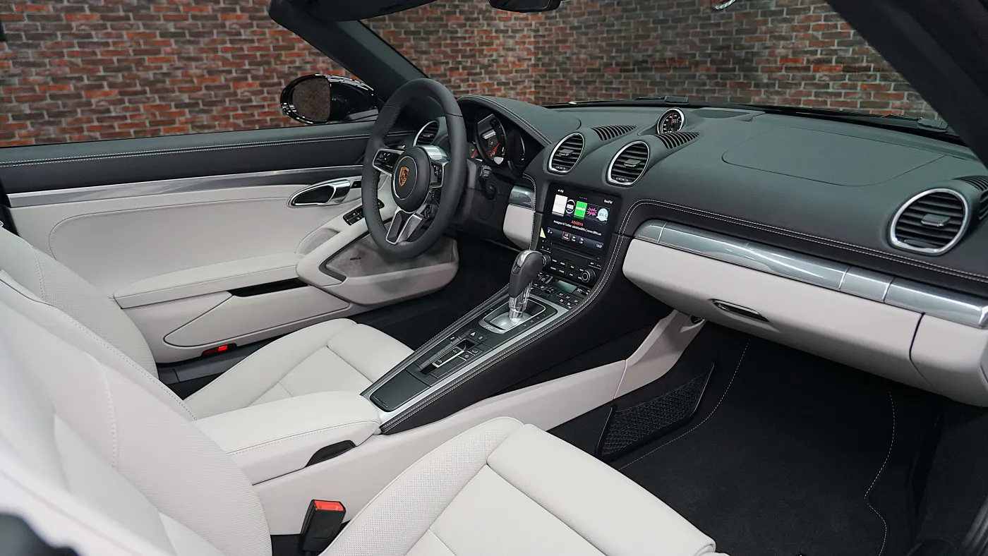 Own Porsche 718 Boxster ultimate mid-engine roadster in Dubai